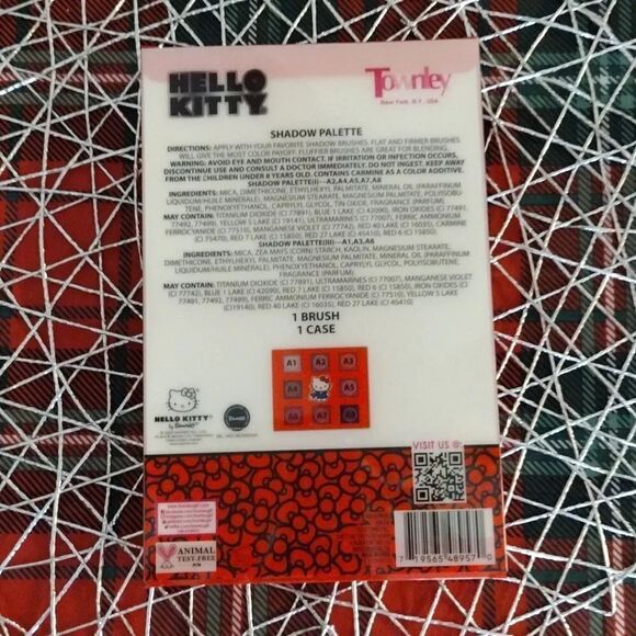 Hello Kitty Shimmery Eye Shadow Palette with Mirror and Brush NWT - Picture 10 of 14